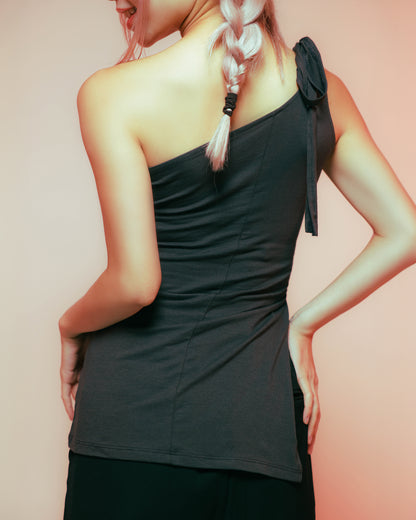 Unbalanced One-Shoulder Strap Top